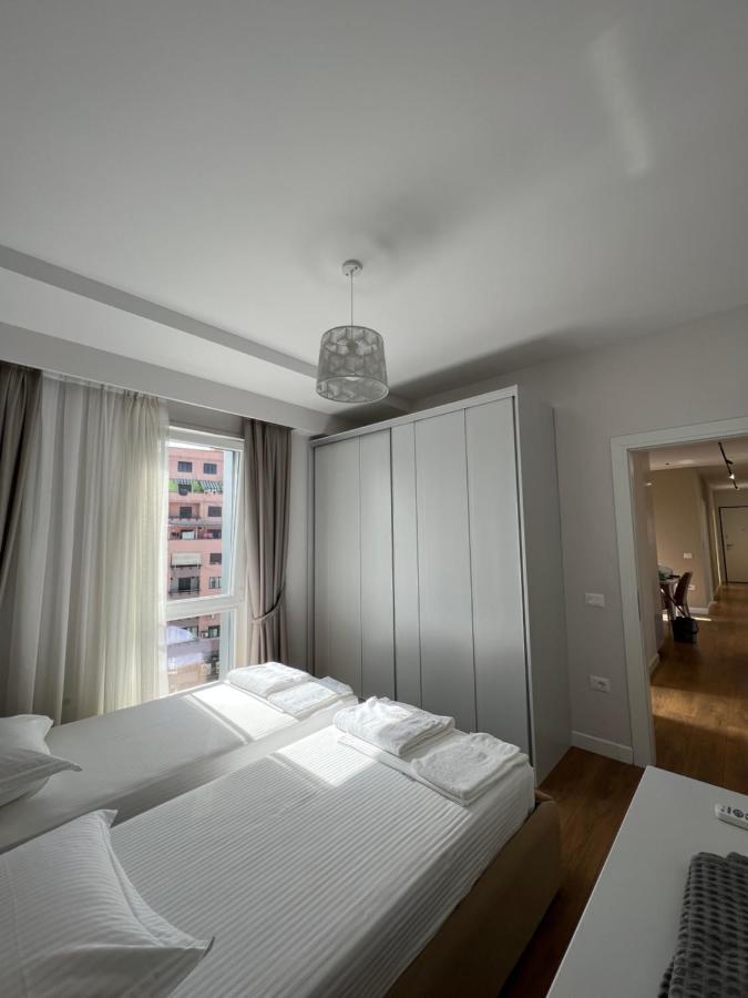 Blanc 7 Apartamento Tirana Exterior foto